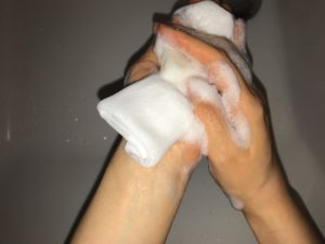 ピュアモイスチャーソープを泡立てた図