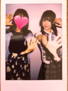 愛野えりさんとのツーショットチェキ(北大路劇場ポーズ)